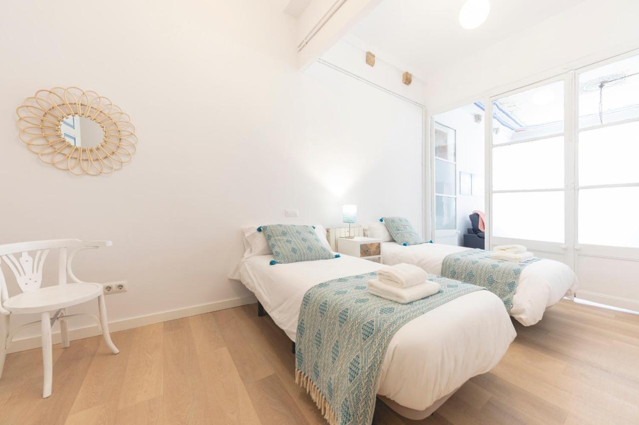 Bravissimo Placa Del Vi, Authentic Historic Apartment ชีโรนา ภายนอก รูปภาพ