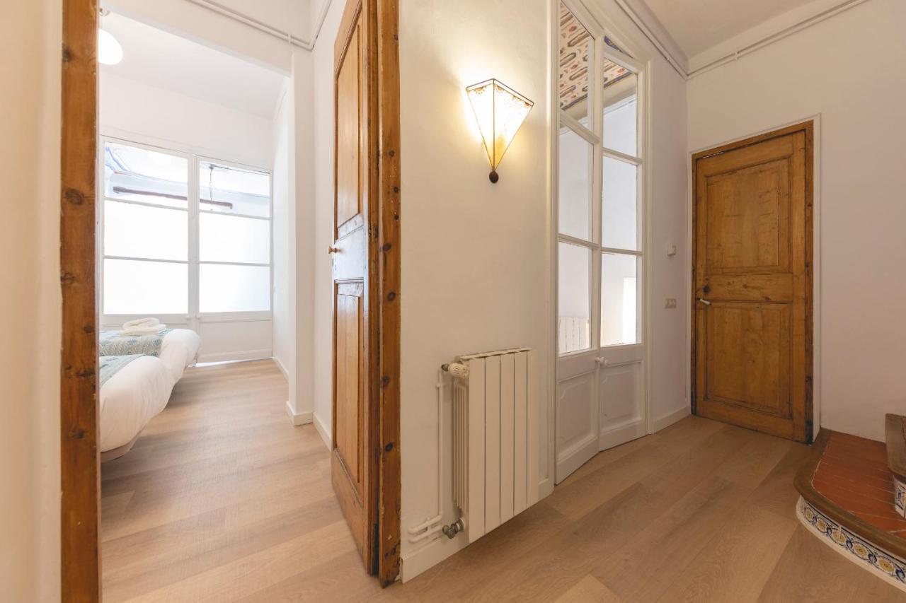 Bravissimo Placa Del Vi, Authentic Historic Apartment ชีโรนา ภายนอก รูปภาพ