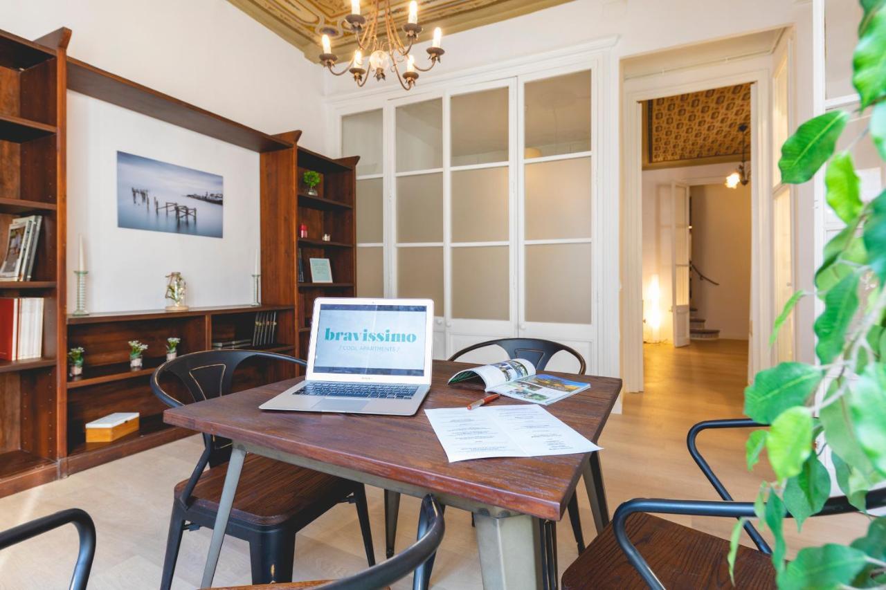 Bravissimo Placa Del Vi, Authentic Historic Apartment ชีโรนา ภายนอก รูปภาพ